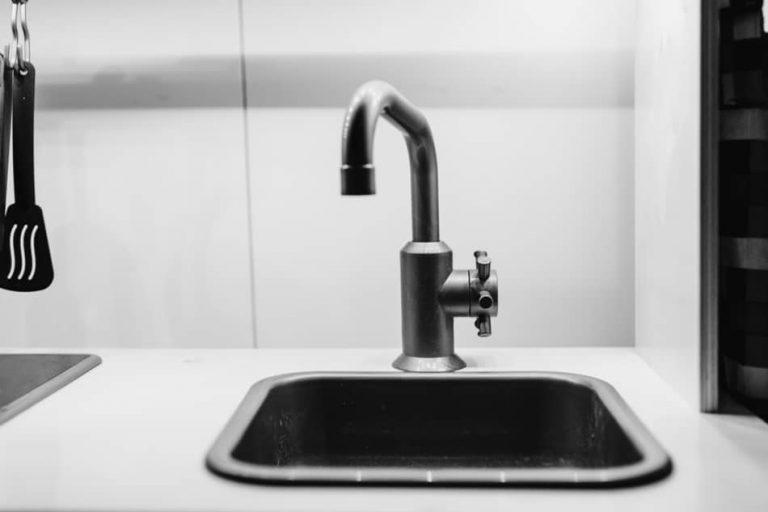 What are the Different Kitchen Sink Types